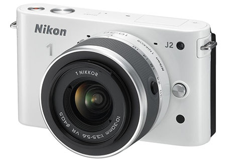 Nikon 1 J2 + 1 Nikkor 10-30 - bílý