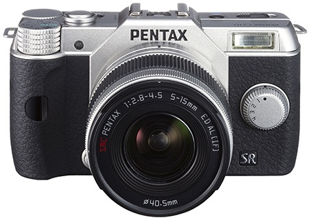 Pentax Q10 zepředu